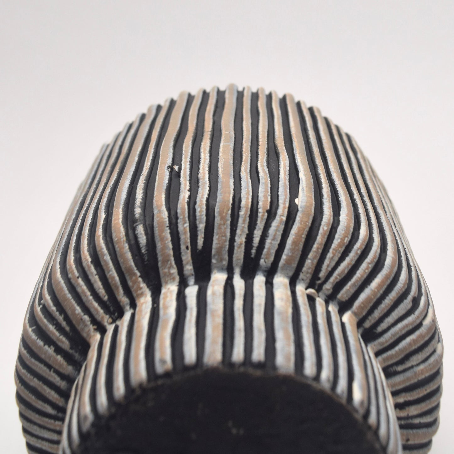 Cylindrical ceramic planter with pedestal section 